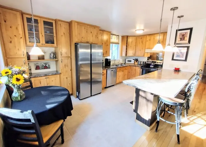 Cozy Mountain With Deck And Firepit-1 Mile From Downtown Flagstaff!