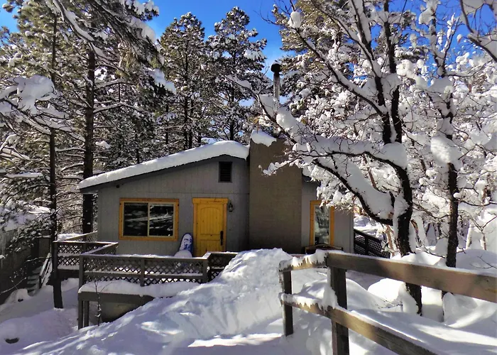 Holiday home Cozy Mountain With Deck And Firepit-1 Mile From Downtown Flagstaff! *