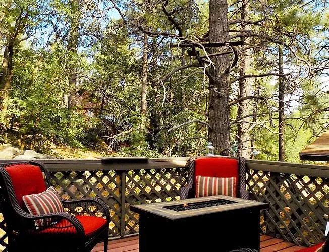 Cozy Mountain With Deck And Firepit-1 Mile From Downtown Flagstaff! Holiday home